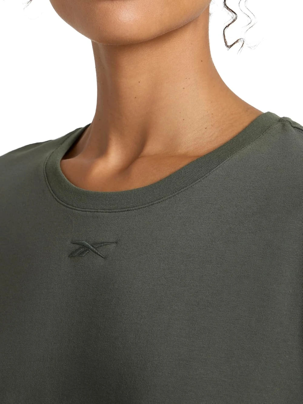 Reebok Women's Embroidery Hit Graphic Crewneck T-Shirt, Standard Fit, Lightweight Stretch Cotton Fabric